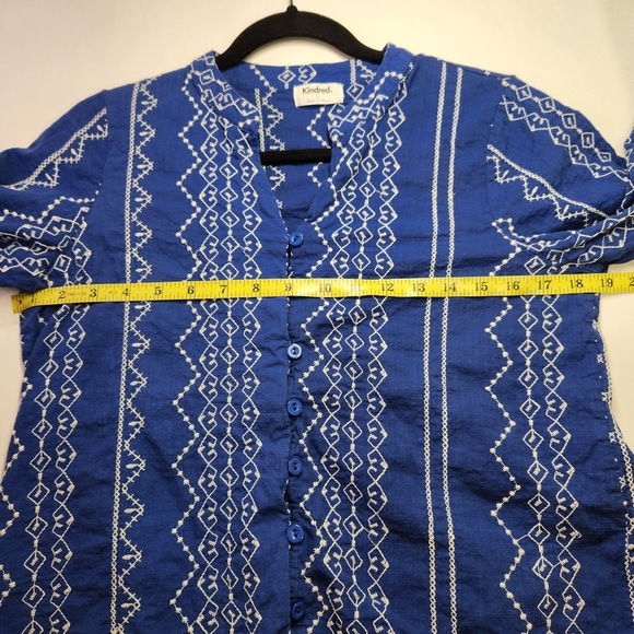 ⭐️Anthropologie Kindred Blue Embroidered Boho Button Up Shirt Size Large - Picture 6 of 8